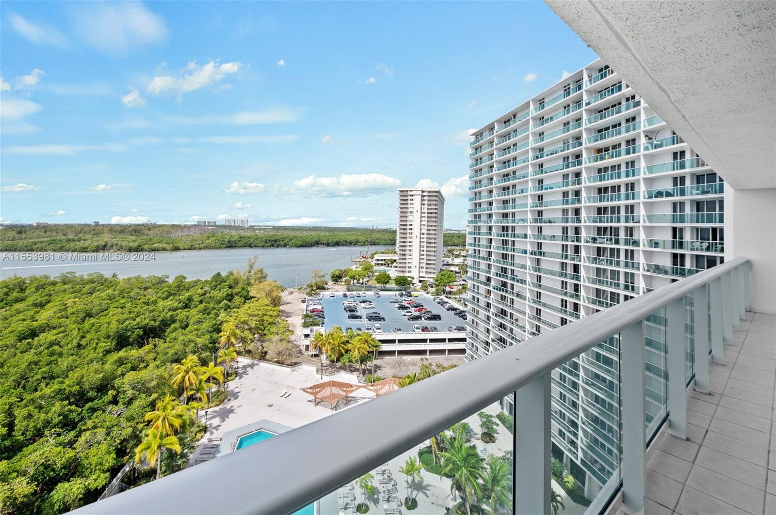 100 Bayview Dr #1418, Sunny Isles Beach, Florida image 3