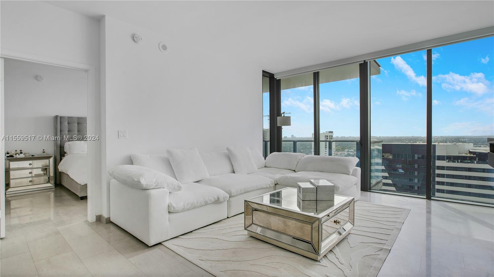 88 SW 7th St #2208, Miami, Florida image 1