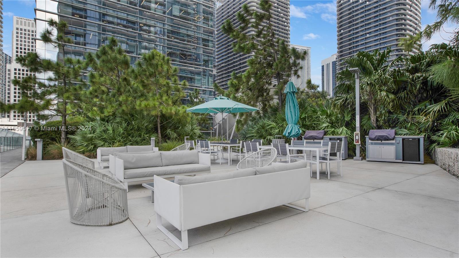 88 SW 7th St #2208, Miami, Florida image 22