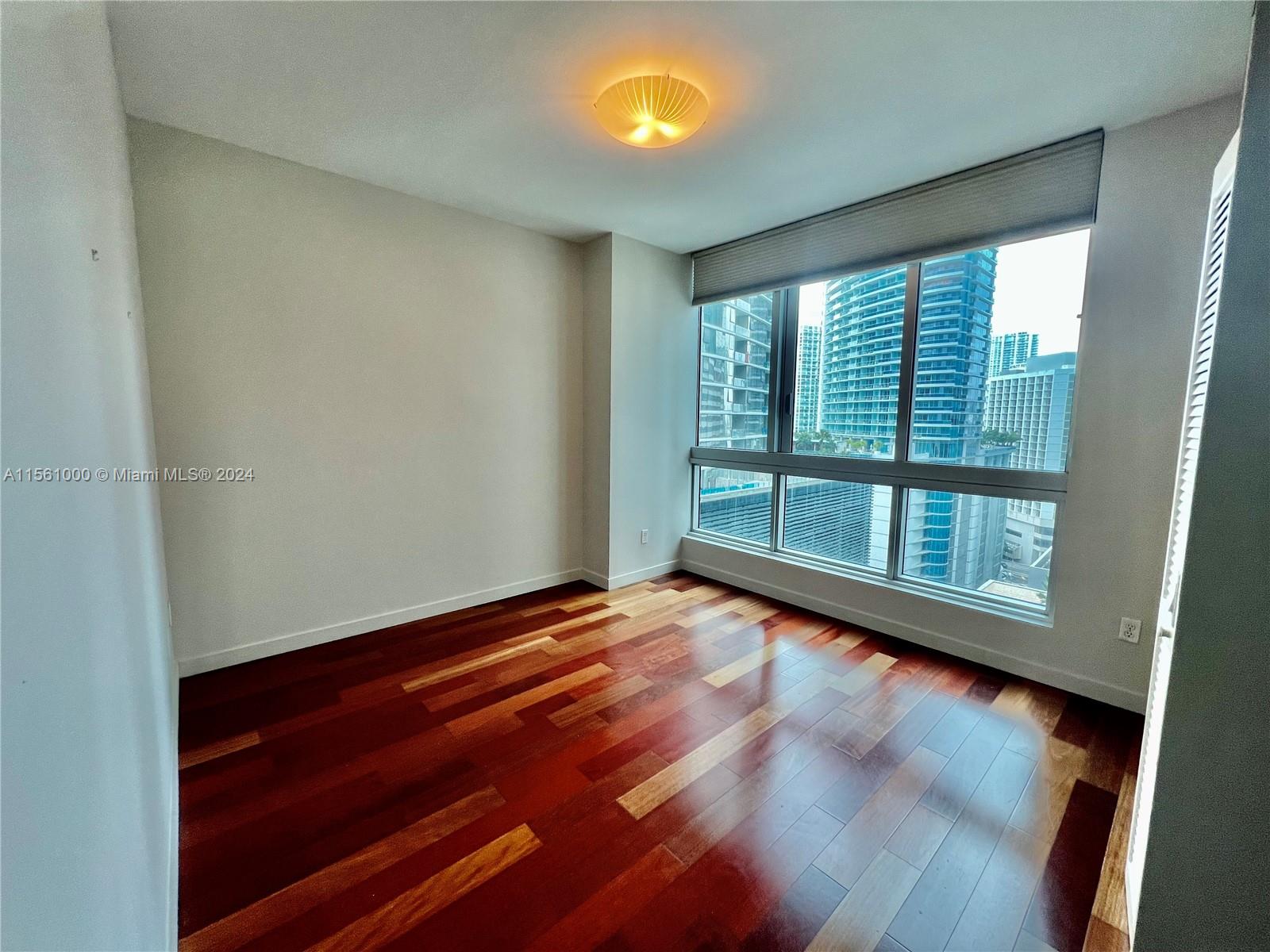300 S Biscayne Blvd #1601, Miami FL 33131