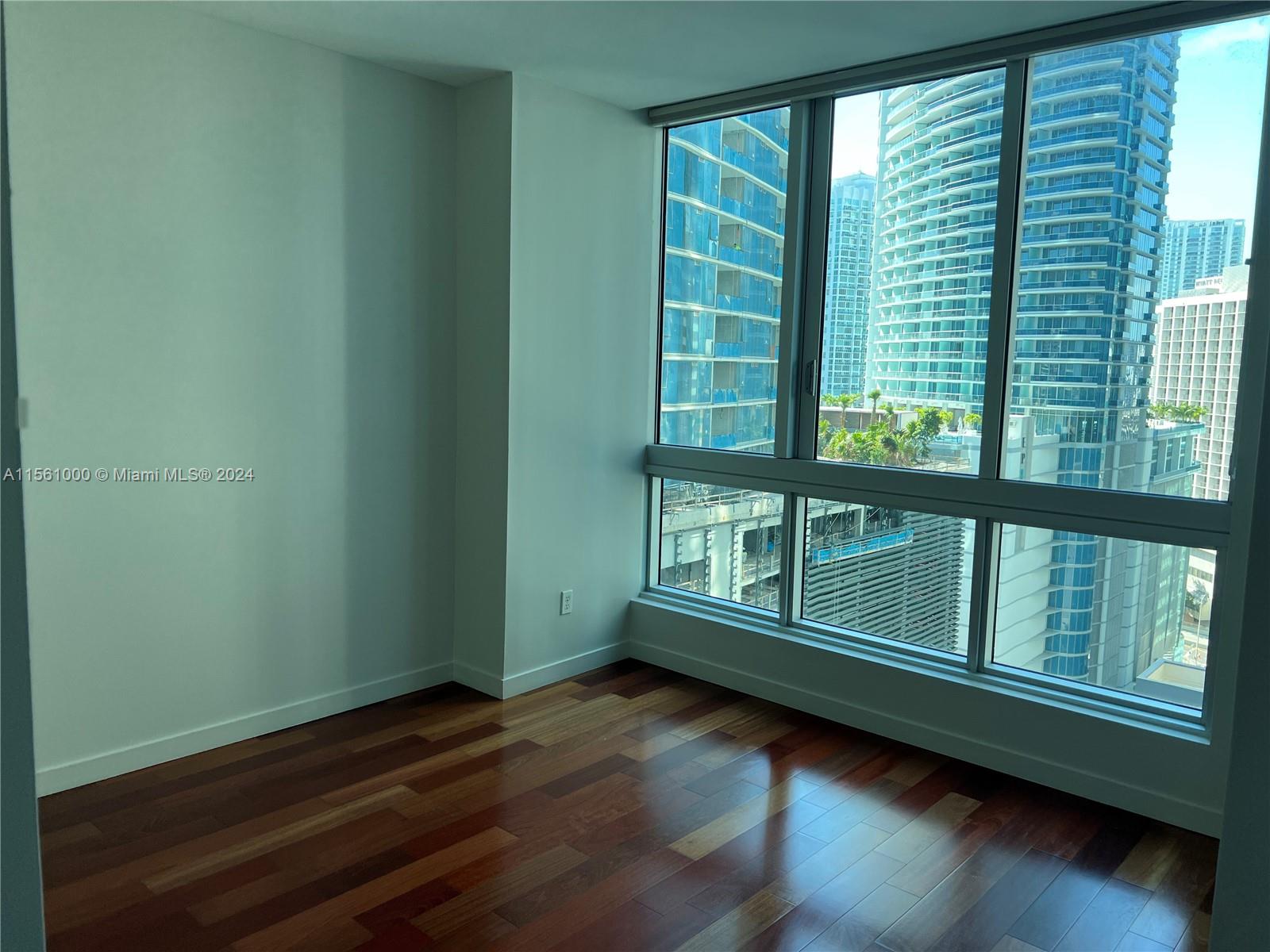 300 S Biscayne Blvd #1601, Miami FL 33131