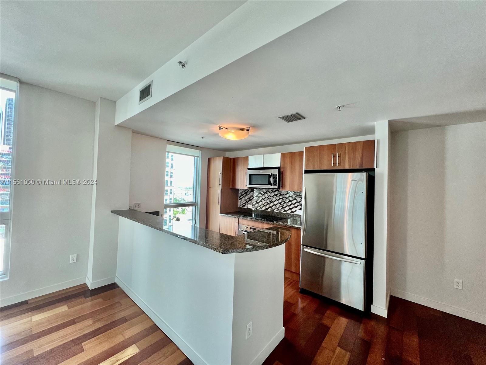 300 S Biscayne Blvd #1601, Miami FL 33131