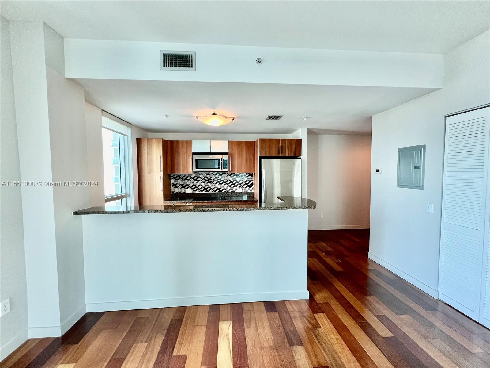 300 S Biscayne Blvd #1601, Miami FL 33131