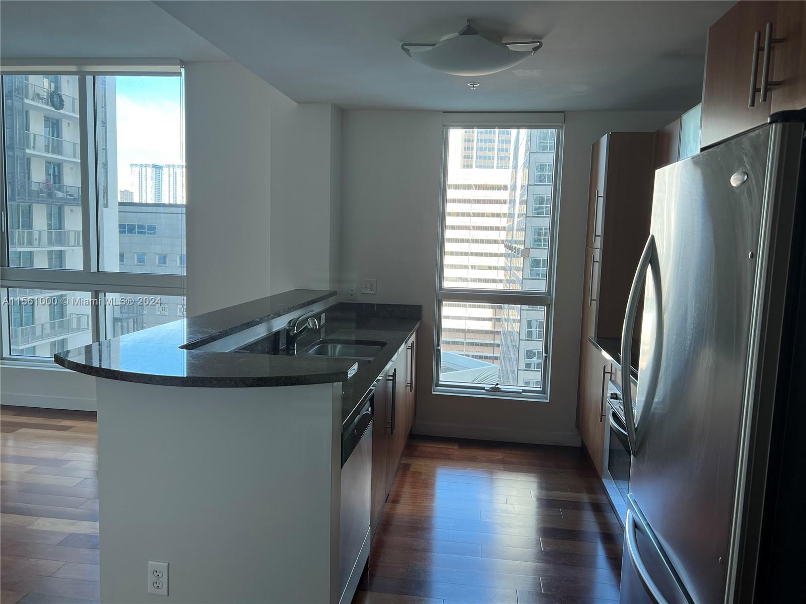 300 S Biscayne Blvd #1601, Miami FL 33131