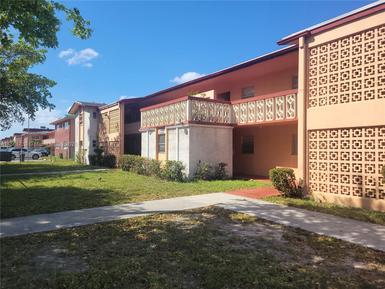 Listing Photo 12