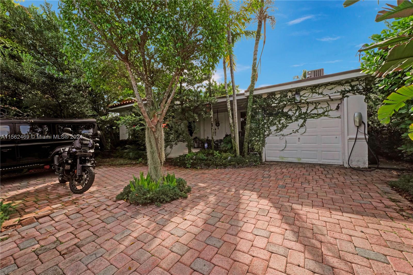 1240 Stillwater Dr, Miami Beach, Florida image 32