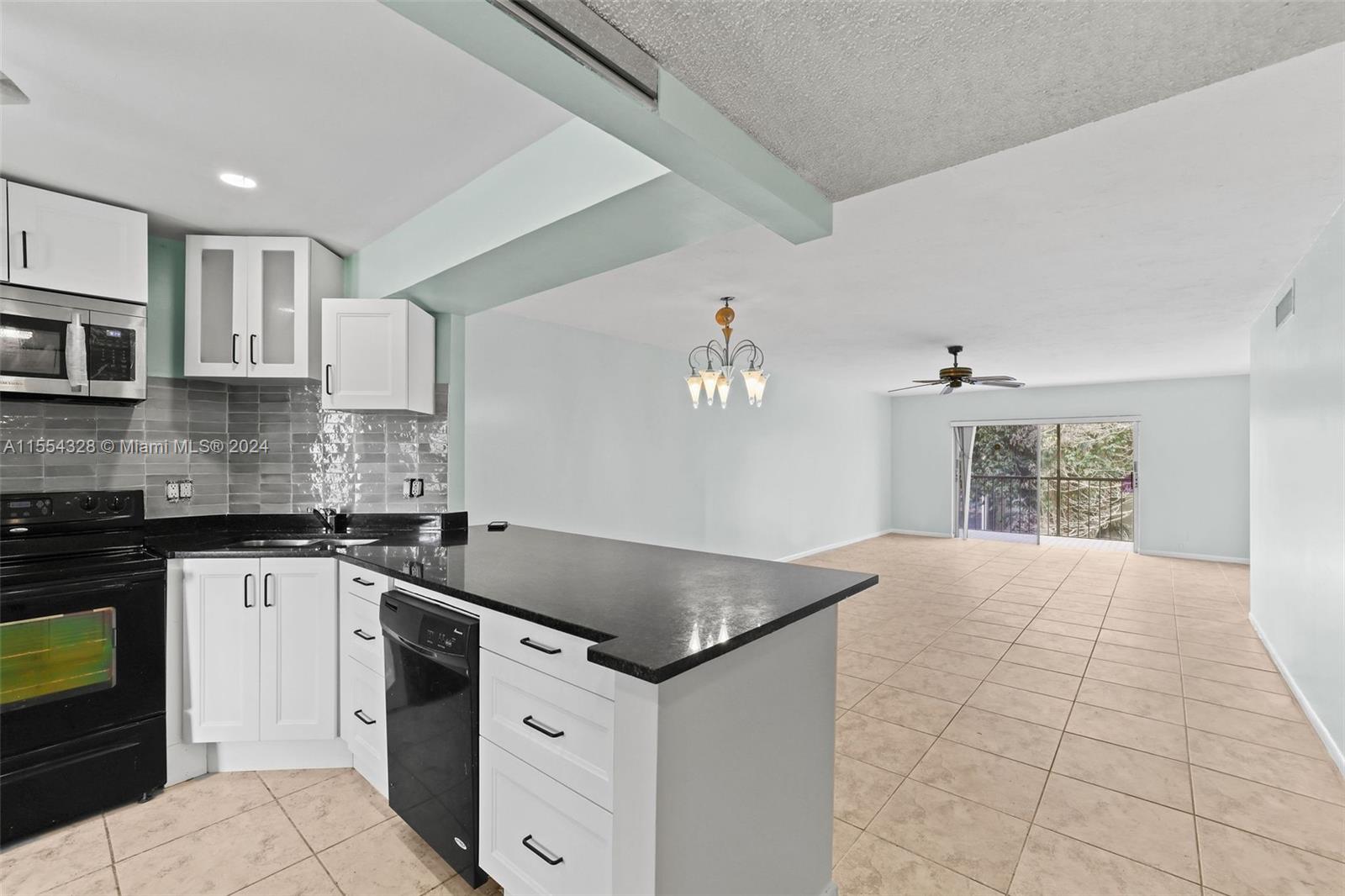 3330 Spanish Moss Ter #402, Lauderhill, Florida image 3