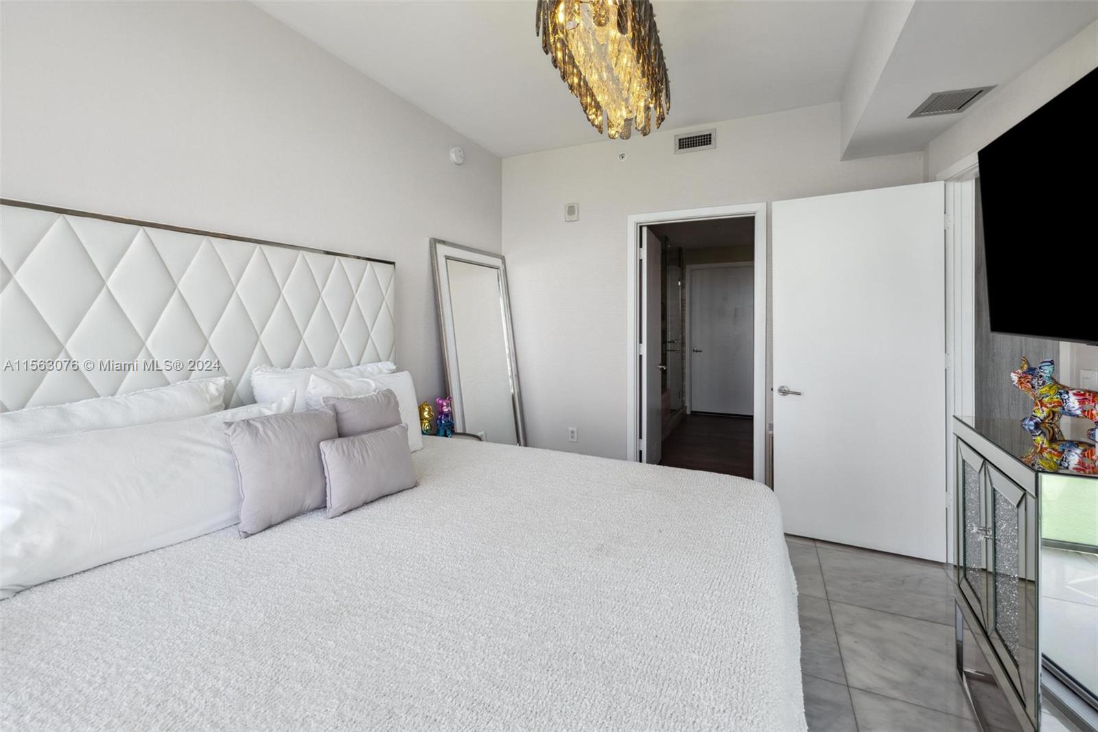 2900 NE 7th Ave #3806, Miami FL 33137