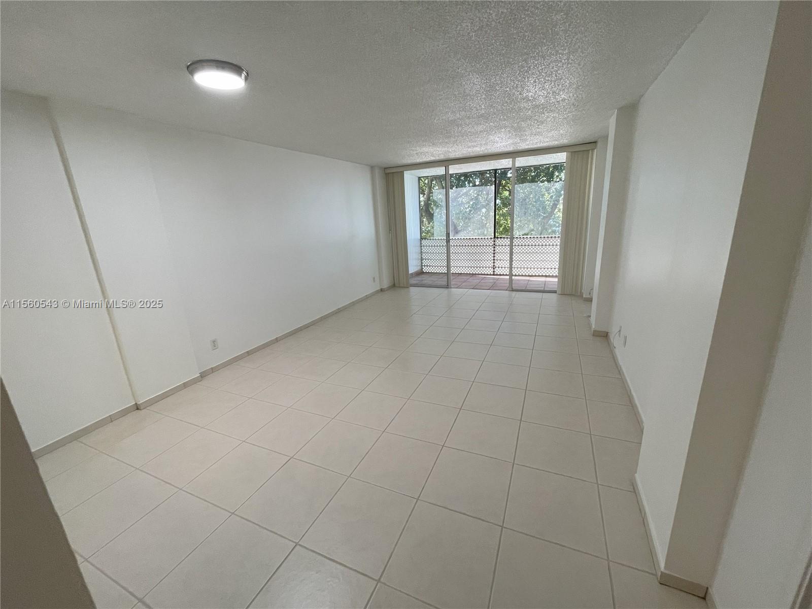 118 Royal Park Dr #3D, Oakland Park, Florida image 3