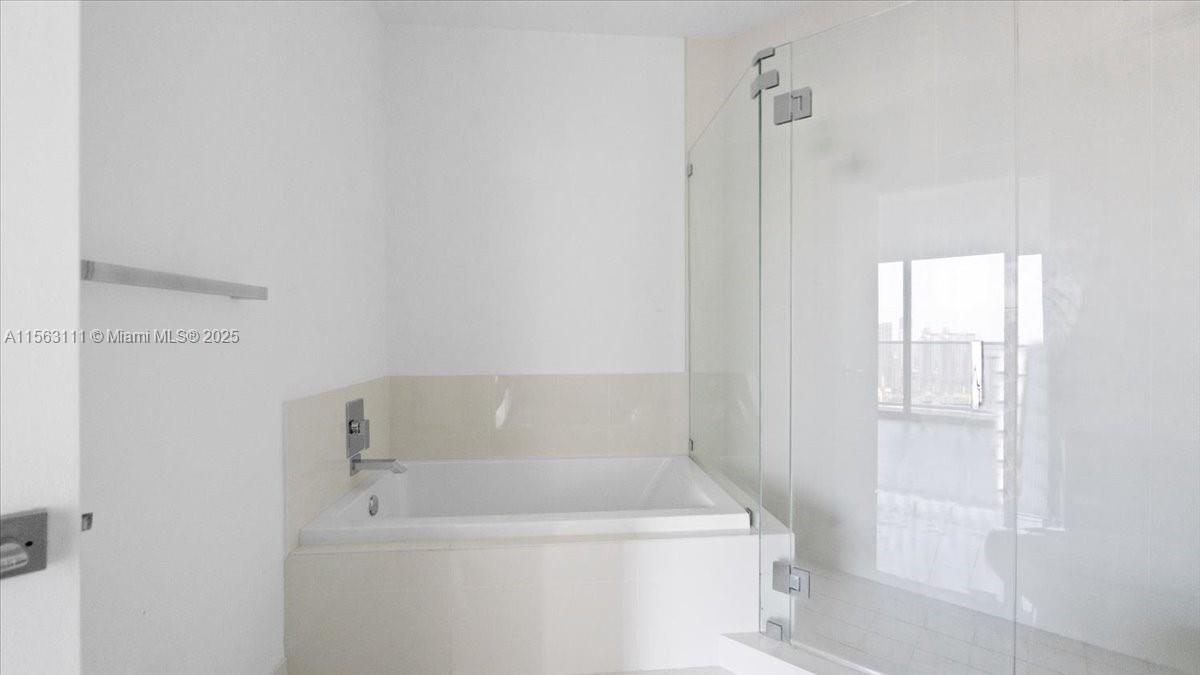 45 SW 9 St #4401, Miami FL 33130