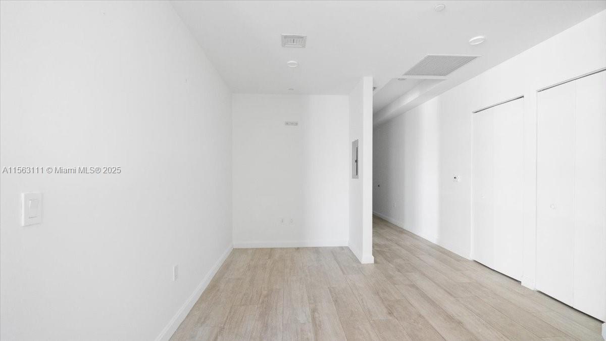 45 SW 9 St #4401, Miami FL 33130