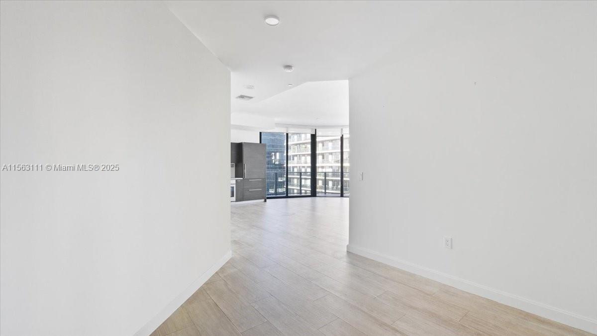 45 SW 9 St #4401, Miami FL 33130