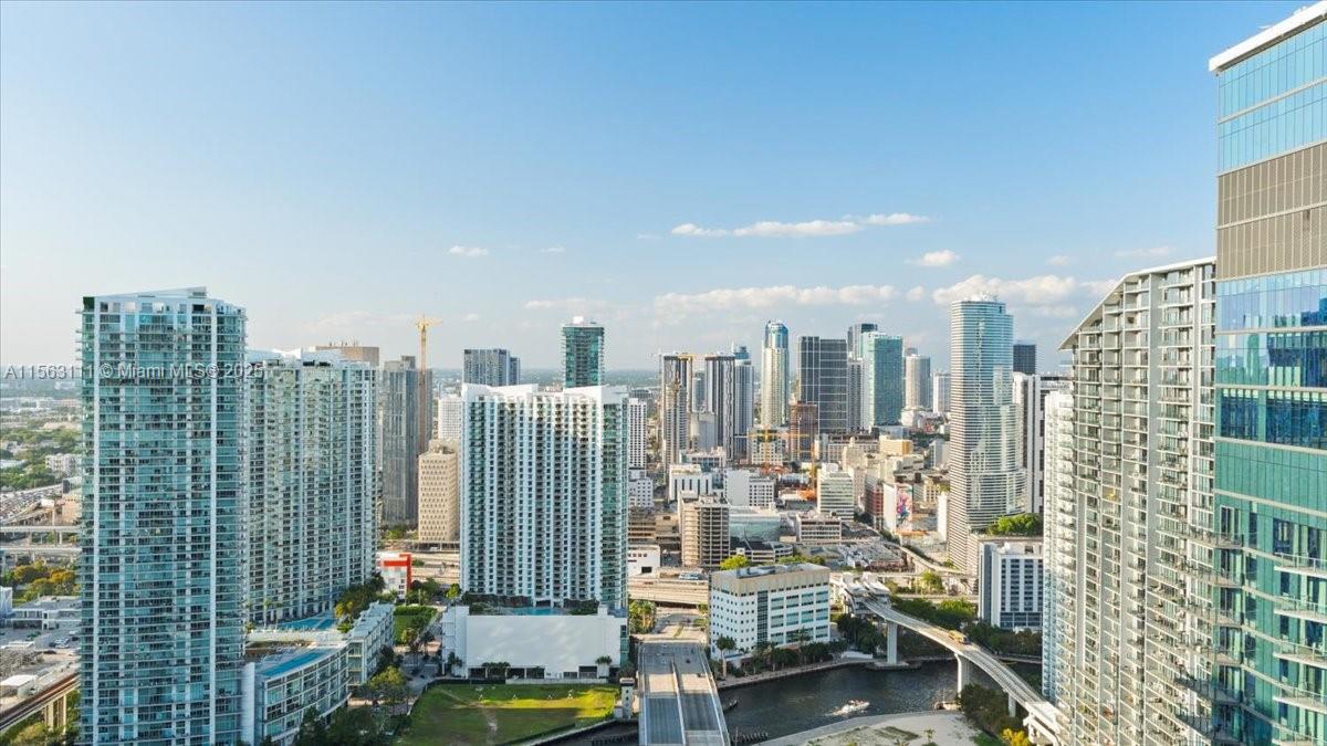 45 SW 9 St #4401, Miami FL 33130