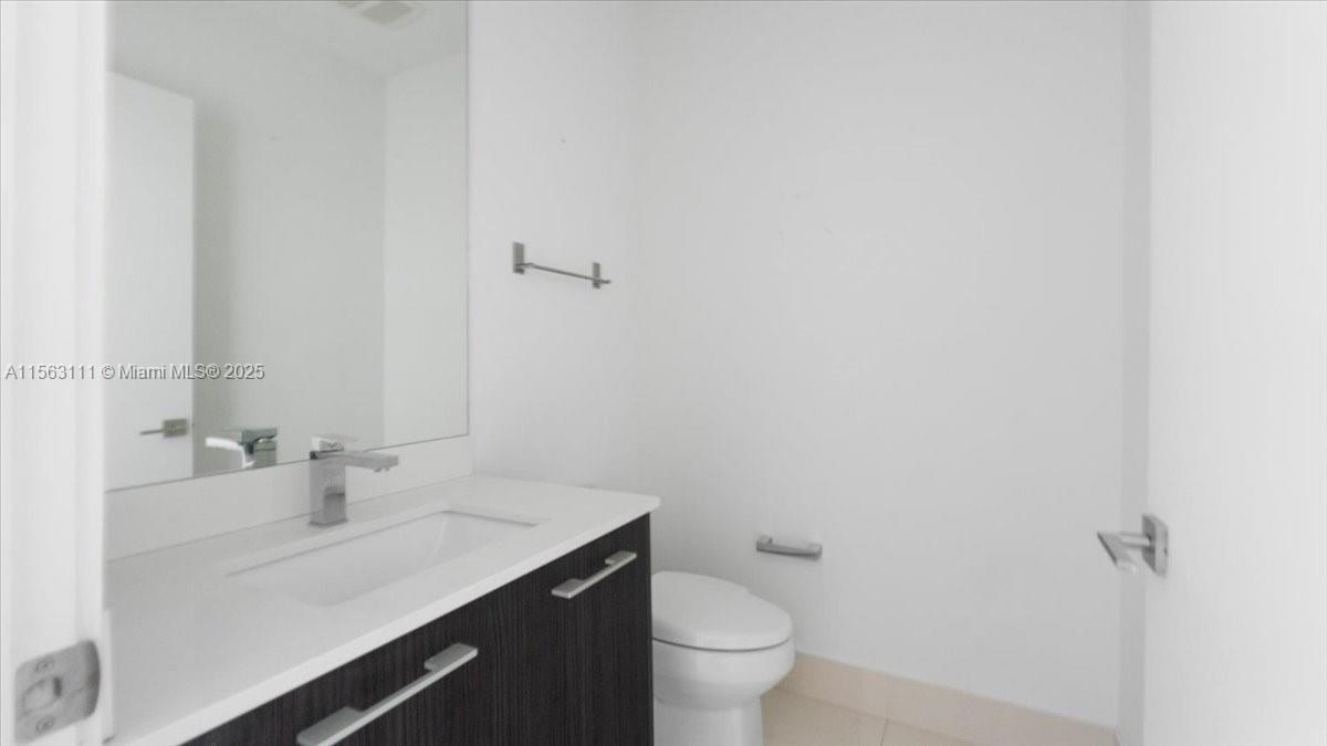 45 SW 9 St #4401, Miami FL 33130
