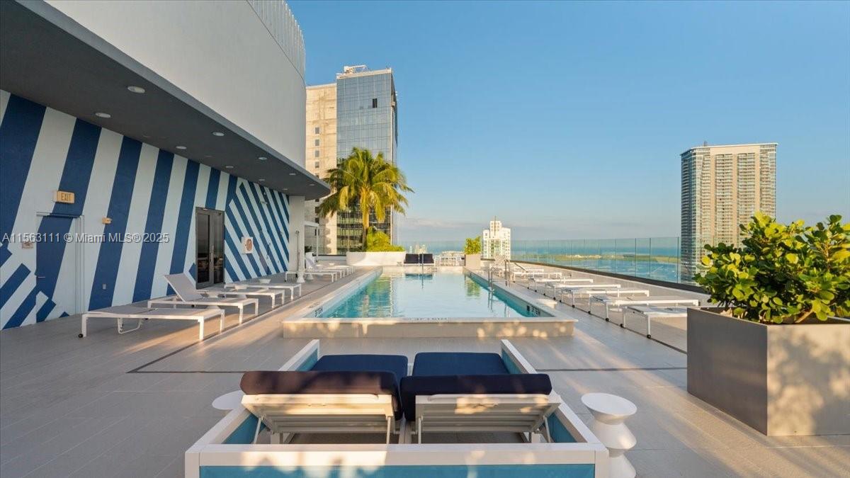 45 SW 9 St #4401, Miami FL 33130