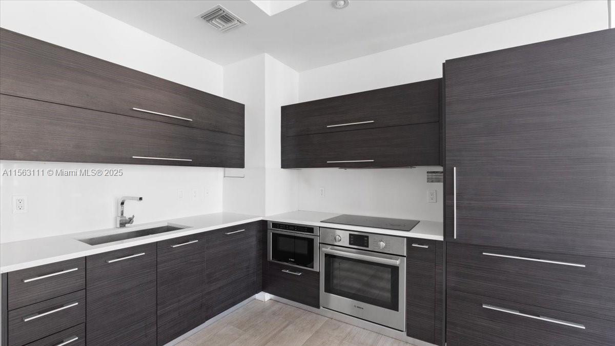 45 SW 9 St #4401, Miami FL 33130