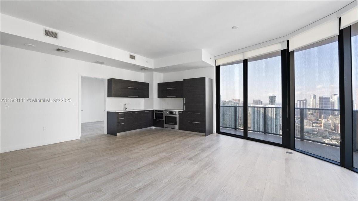 45 SW 9 St #4401, Miami FL 33130