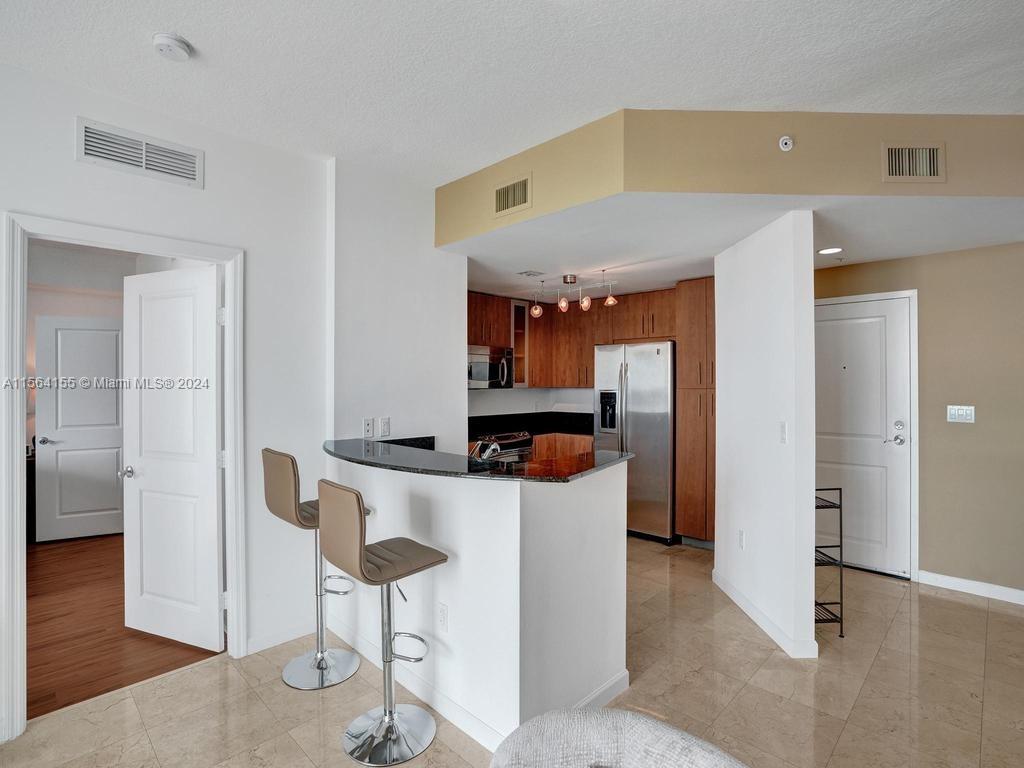 7900 Harbor Island Dr #911, North Bay Village FL 33141