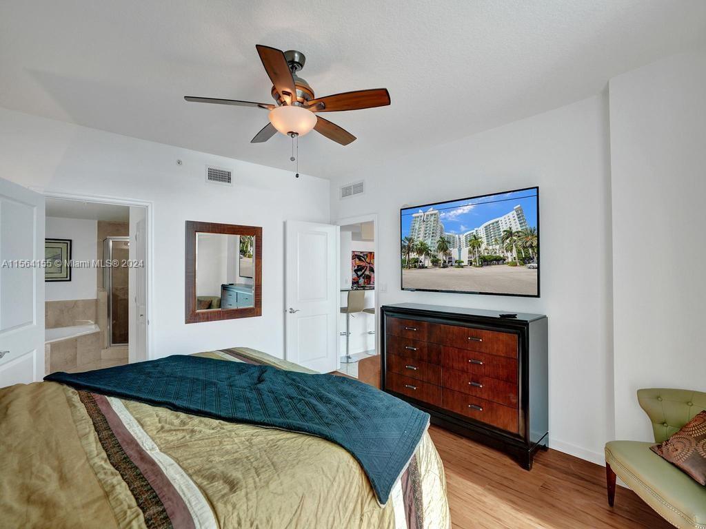 7900 Harbor Island Dr #911, North Bay Village FL 33141