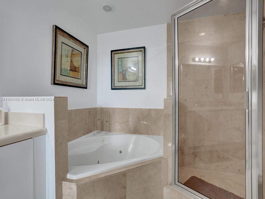 7900 Harbor Island Dr #911, North Bay Village FL 33141