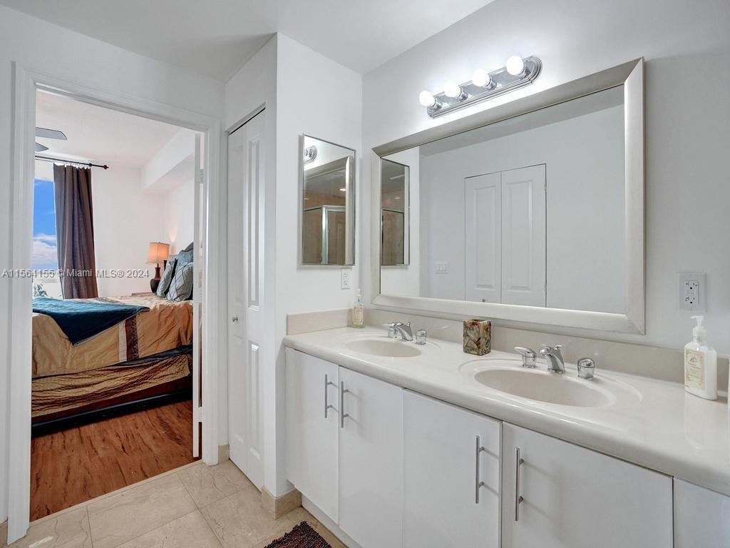 7900 Harbor Island Dr #911, North Bay Village FL 33141