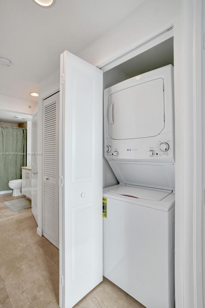7900 Harbor Island Dr #911, North Bay Village FL 33141