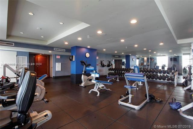 7900 Harbor Island Dr #911, North Bay Village FL 33141
