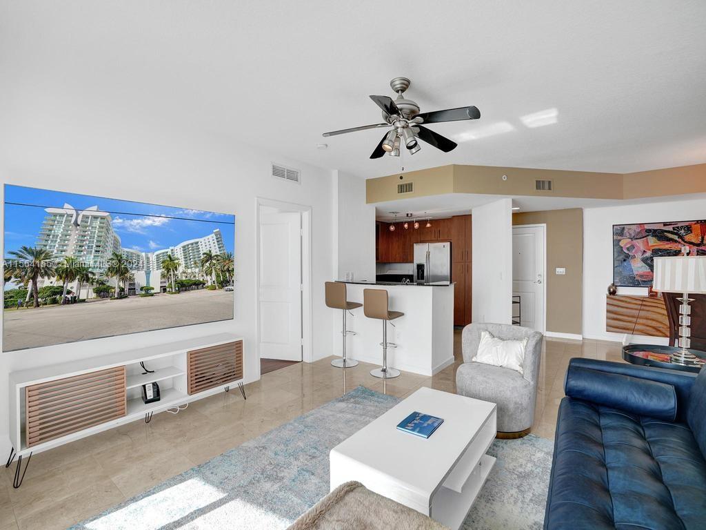7900 Harbor Island Dr #911, North Bay Village FL 33141