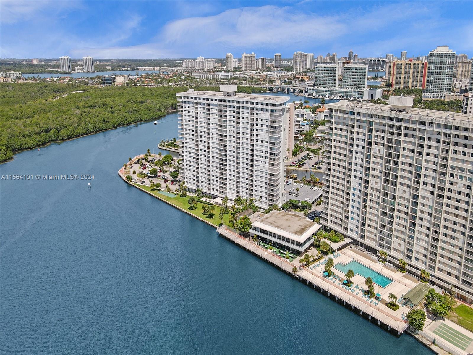 500 Bayview Dr #617, Sunny Isles Beach, Florida image 3