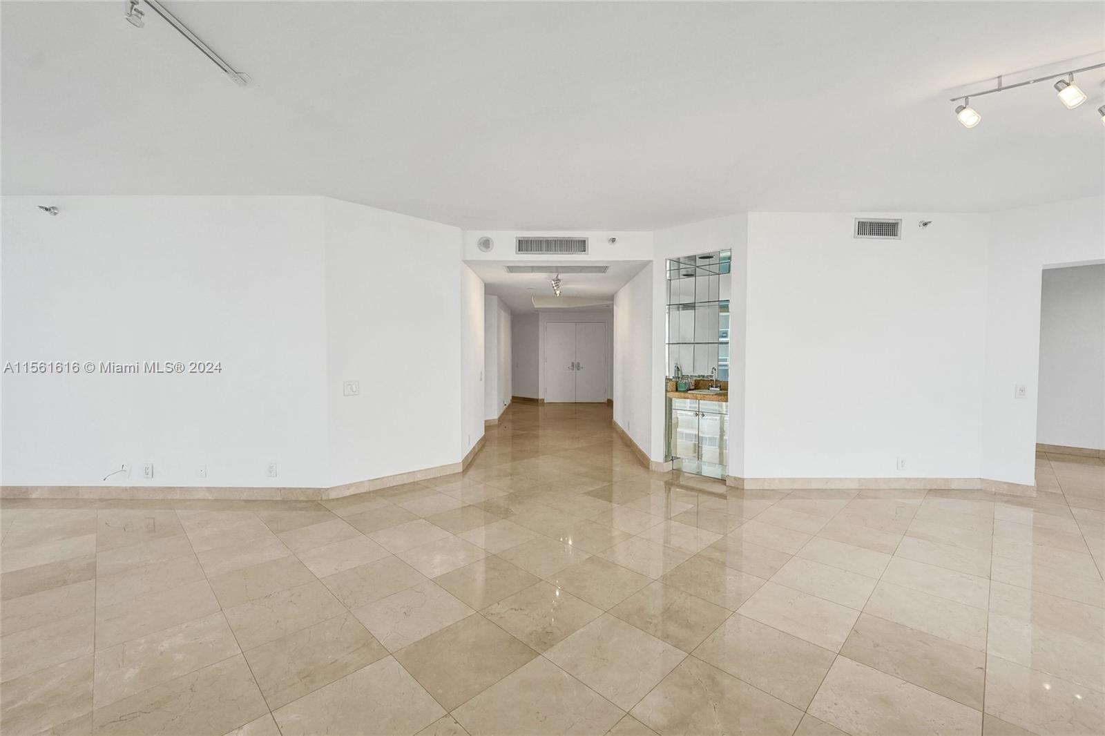 3802 NE 207th St #2404, Aventura FL 33180