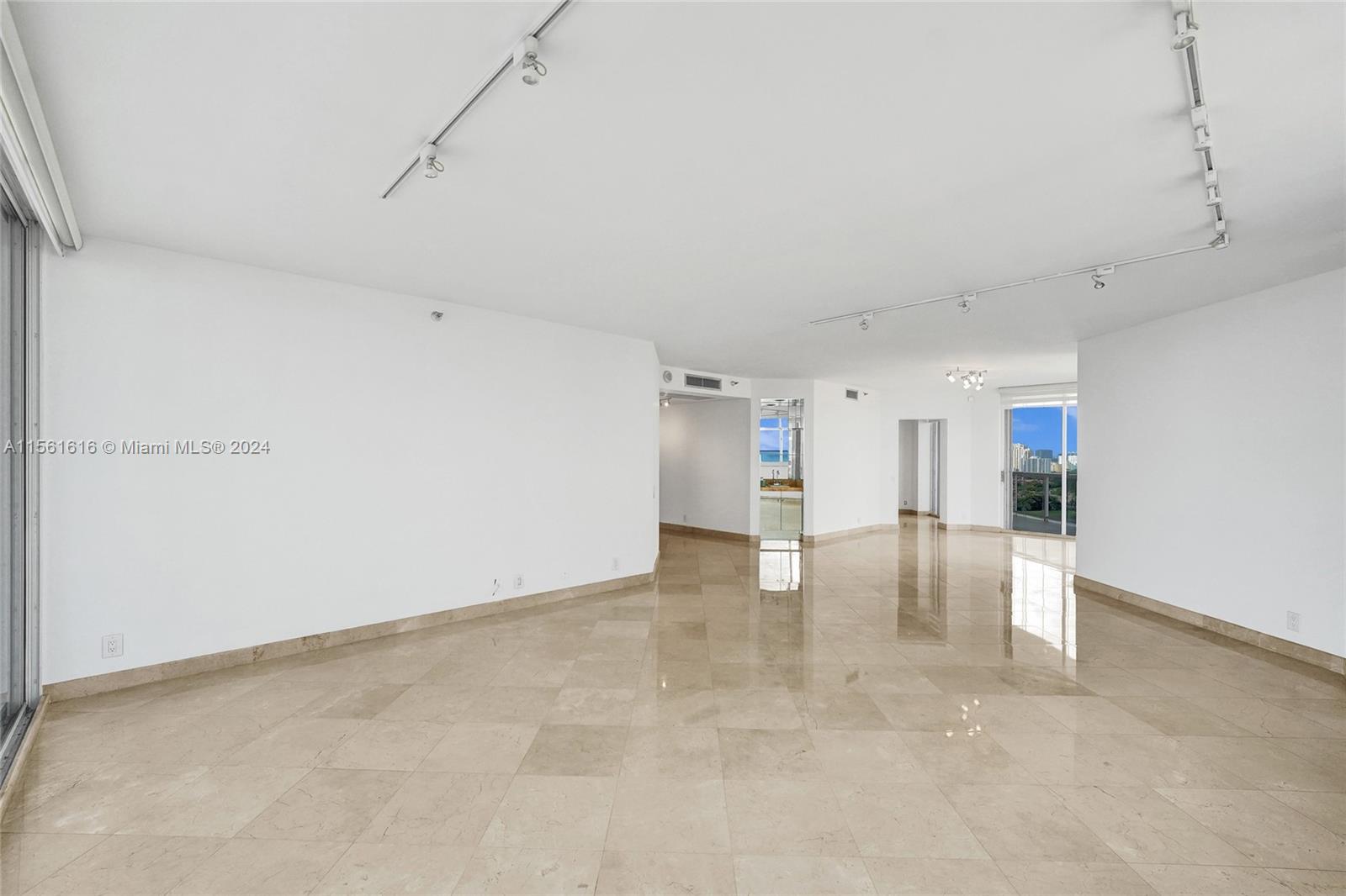 3802 NE 207th St #2404, Aventura FL 33180