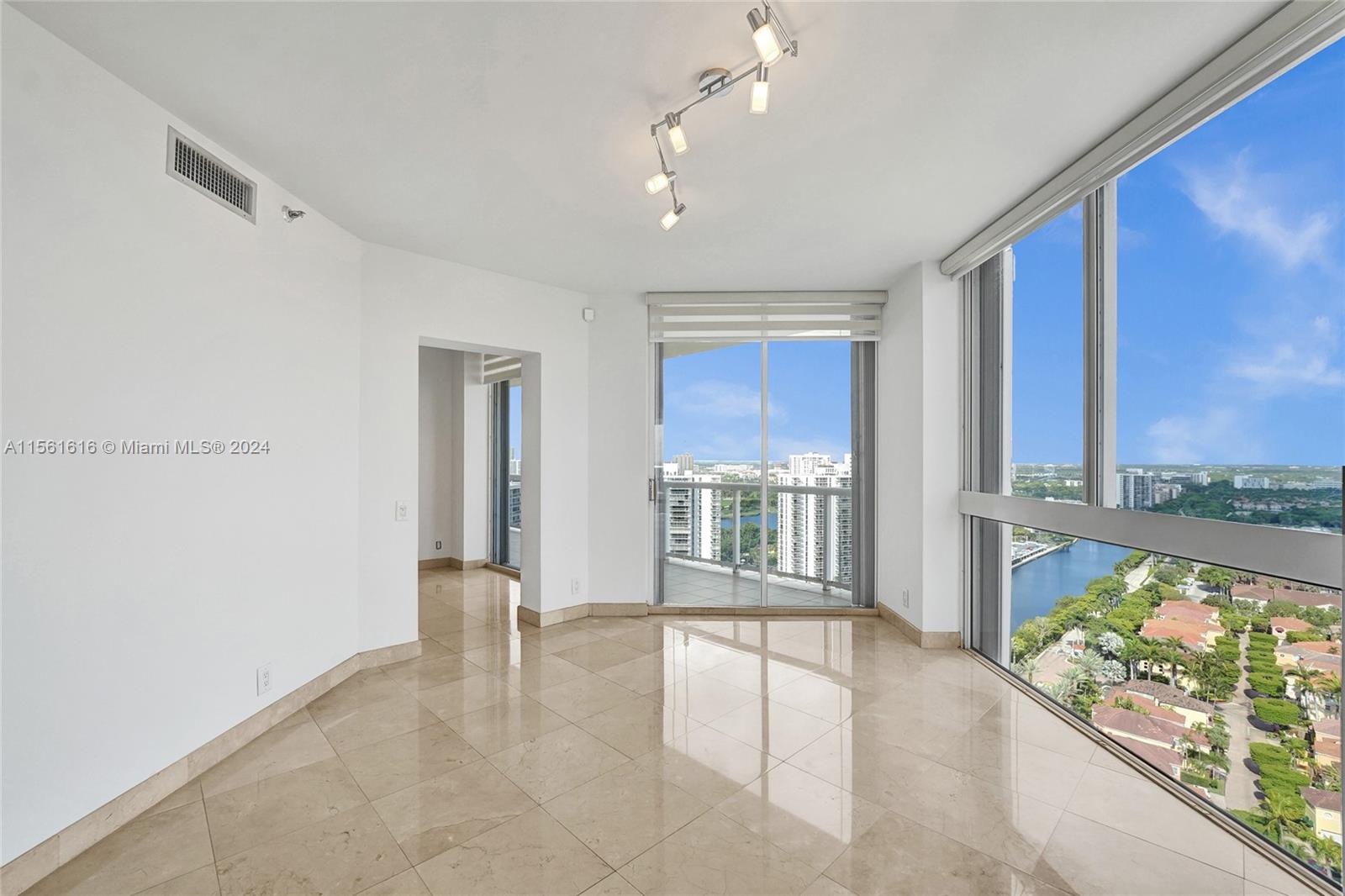 3802 NE 207th St #2404, Aventura FL 33180