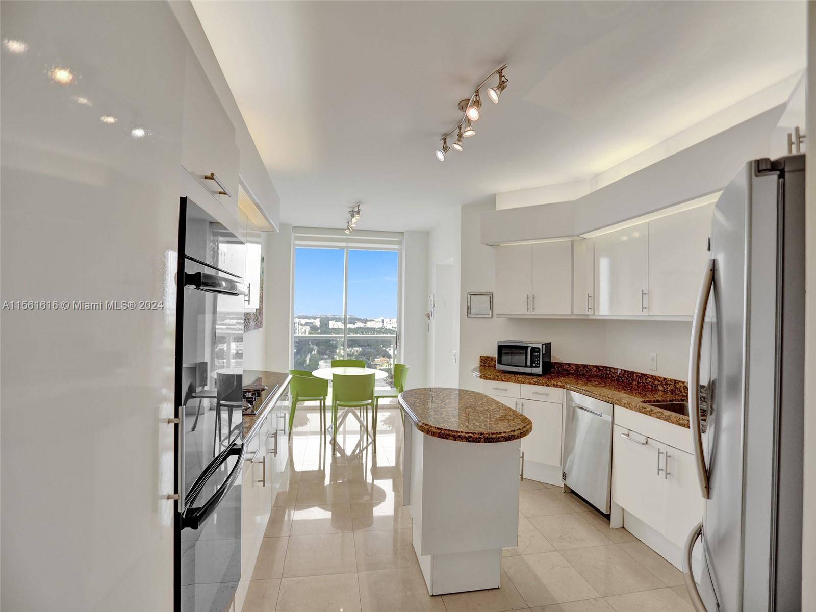 3802 NE 207th St #2404, Aventura FL 33180