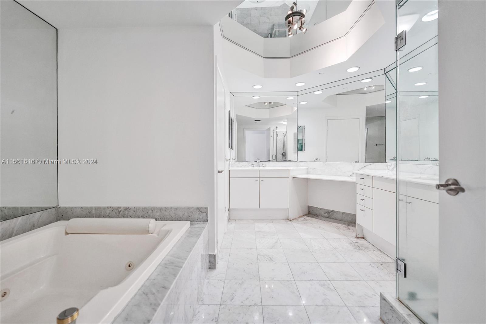 3802 NE 207th St #2404, Aventura FL 33180