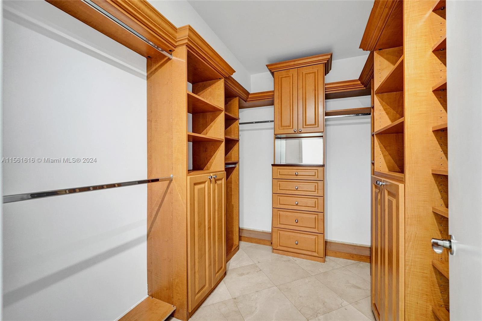 3802 NE 207th St #2404, Aventura FL 33180