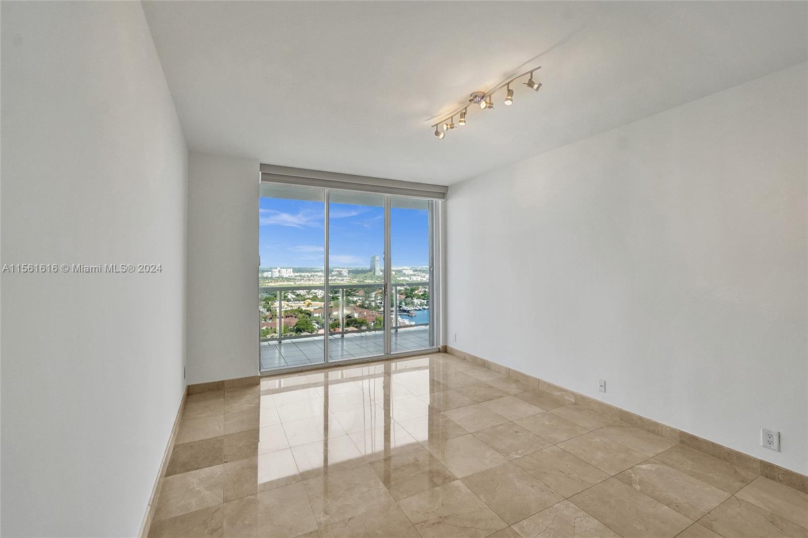 3802 NE 207th St #2404, Aventura FL 33180