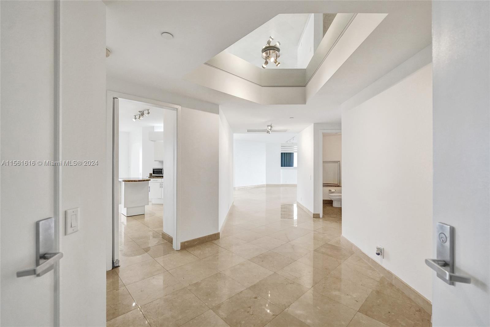 3802 NE 207th St #2404, Aventura FL 33180