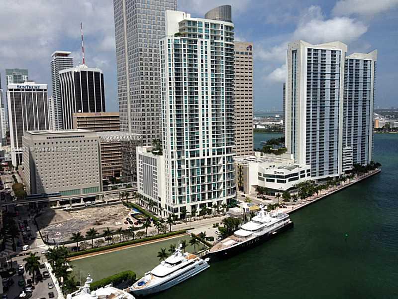 Condo for Sale in Miami, FL