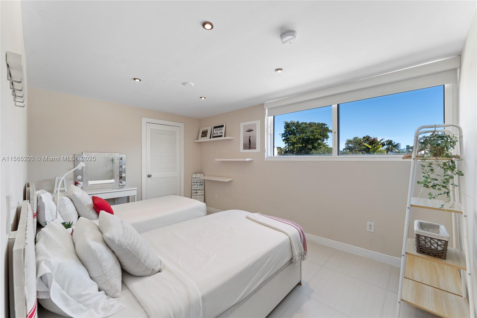 Listing Photo 14