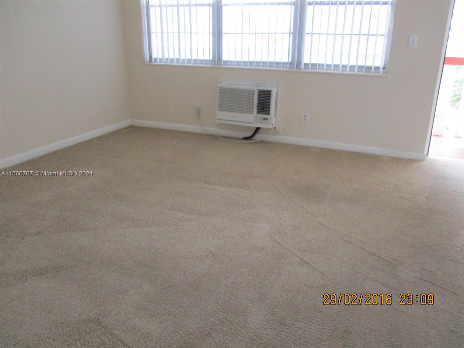 listing main picture
