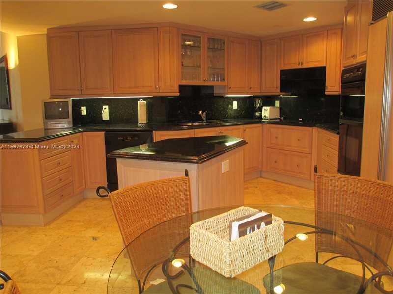 9559 COLLINS AV #S-11I, Surfside FL 33154