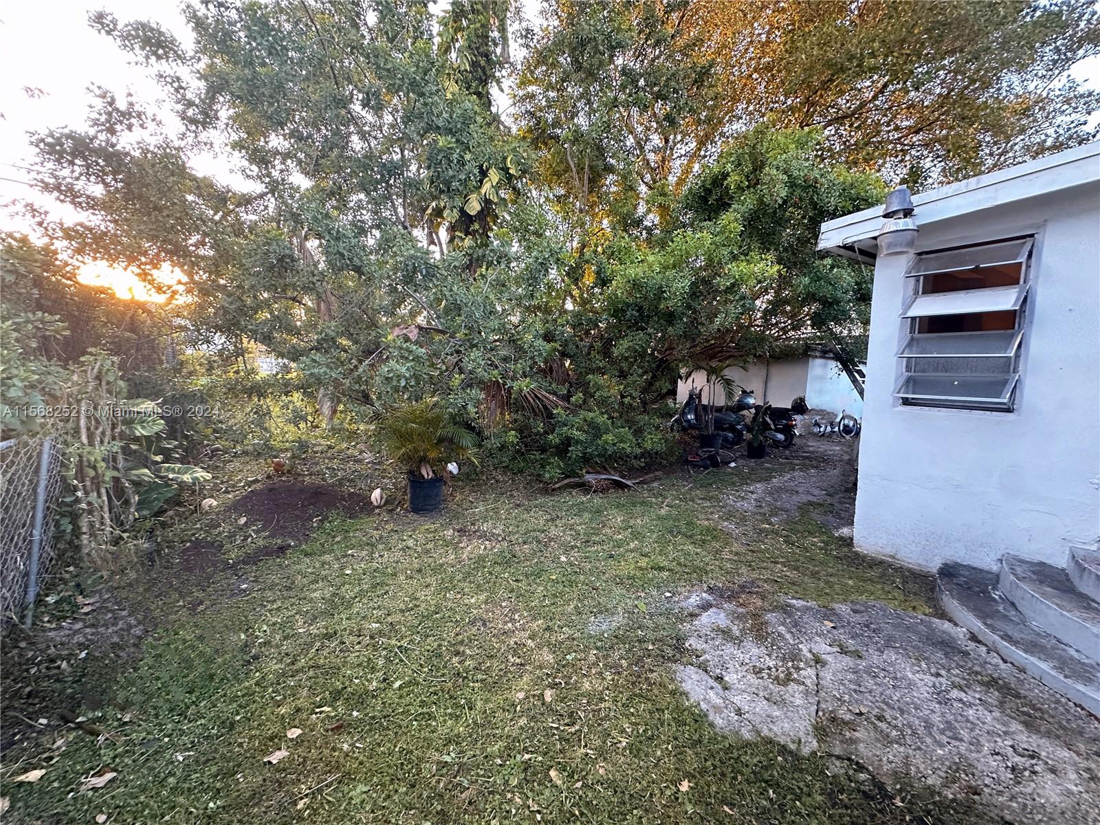 810 NW 17th Ct, Miami, Florida image 25