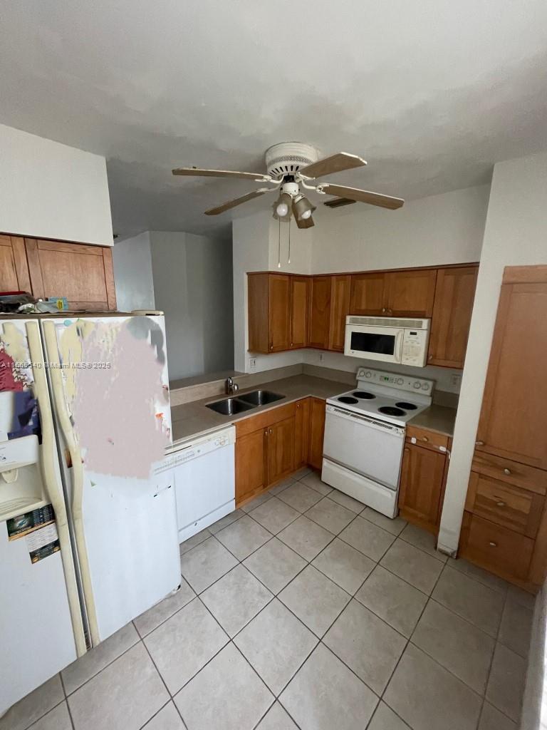 870 NE 212th Ter #3, Miami, Florida image 2