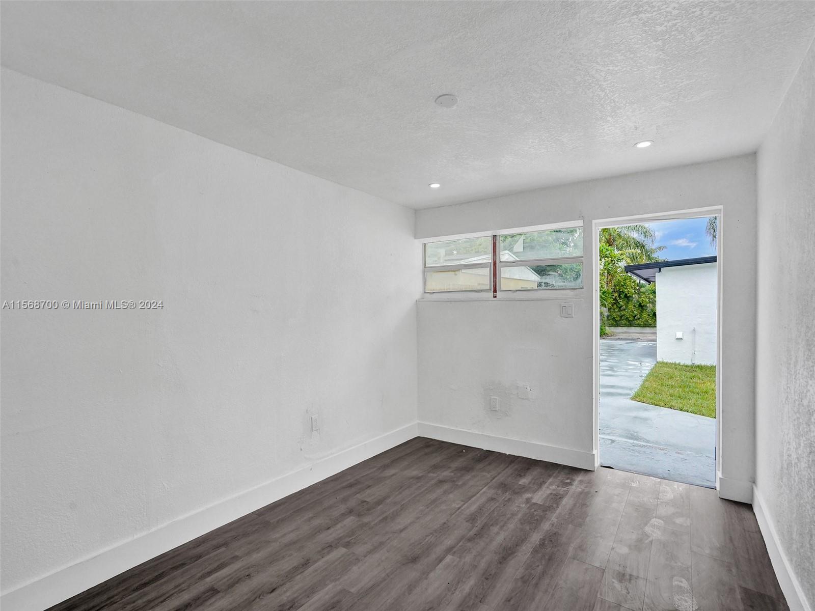 Listing Photo 22