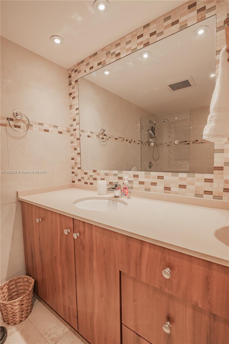 200 Diplomat Parkway #531, Hallandale Beach, Florida image 31