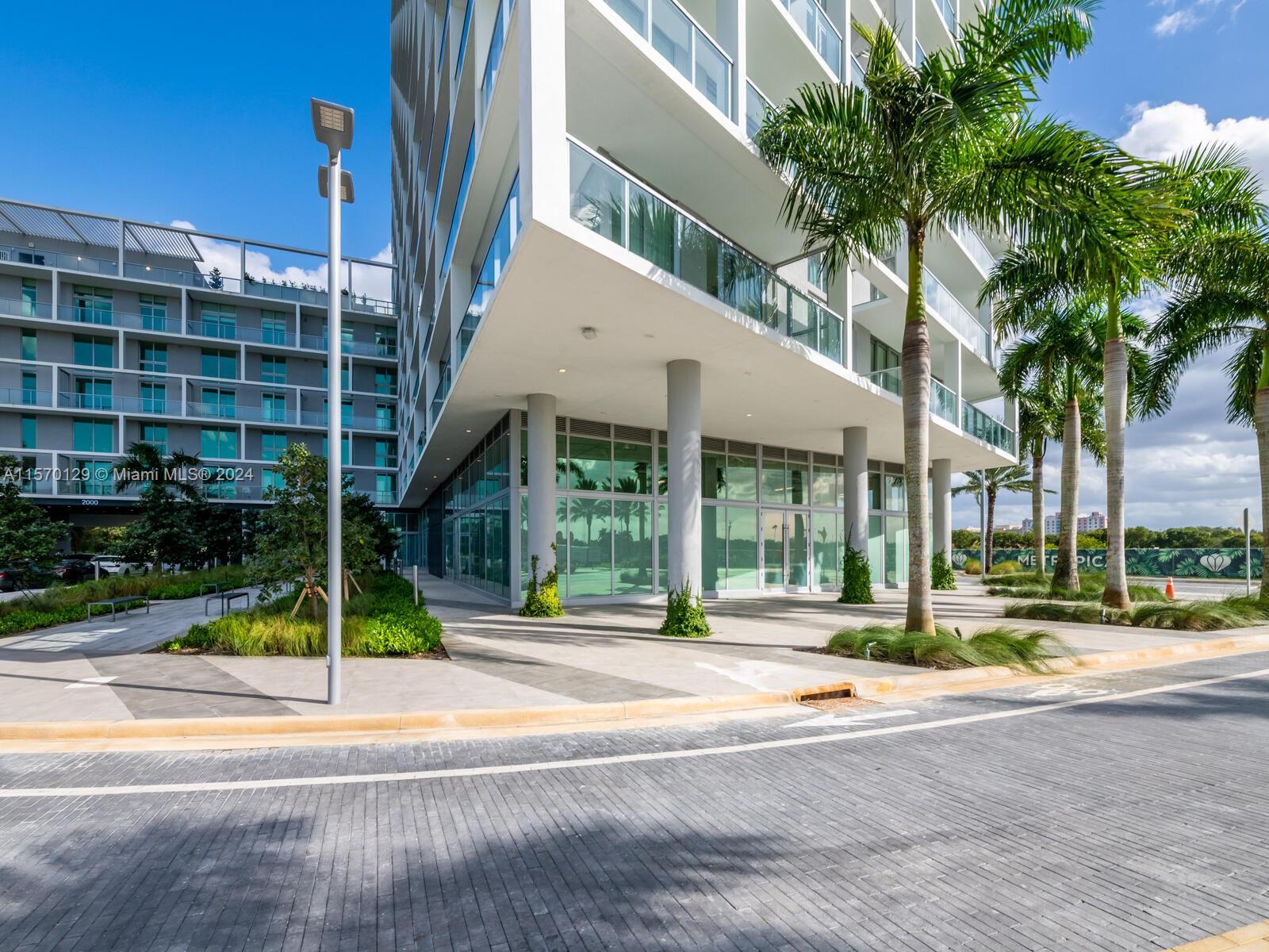 2000 S Metropica Way #2007, Sunrise, Florida image 41