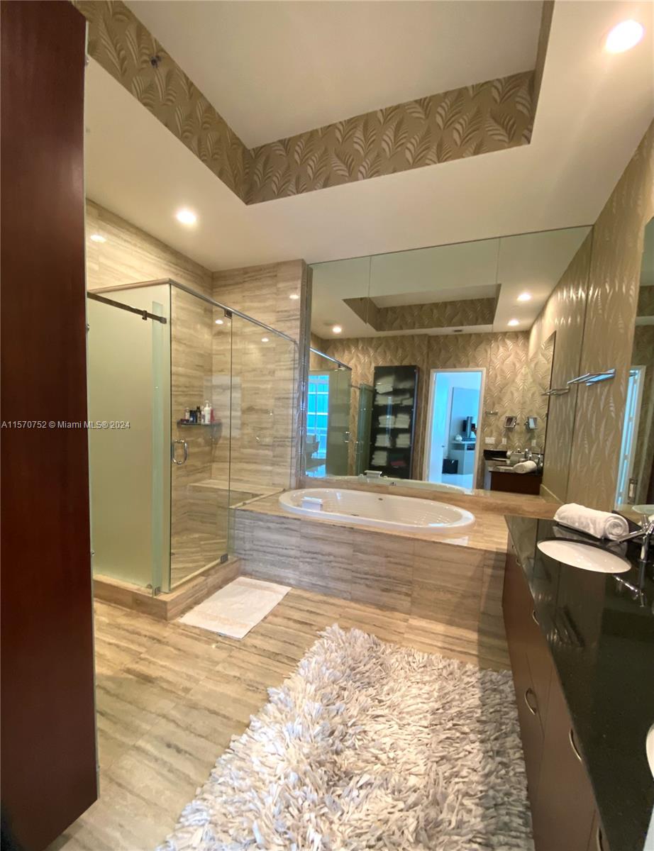 15811 Collins Ave #4207, Sunny Isles Beach FL 33160