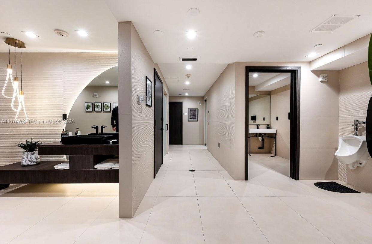 15811 Collins Ave #4207, Sunny Isles Beach FL 33160