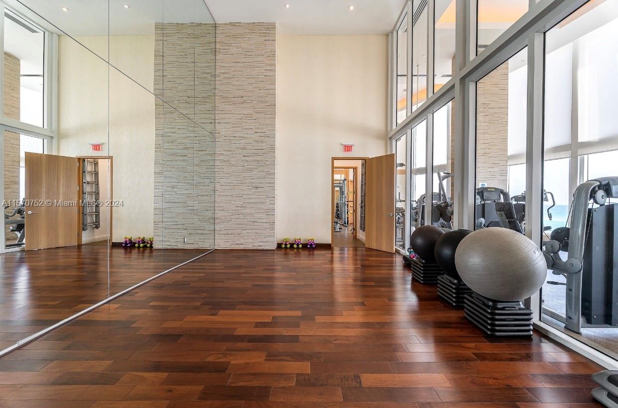 15811 Collins Ave #4207, Sunny Isles Beach FL 33160