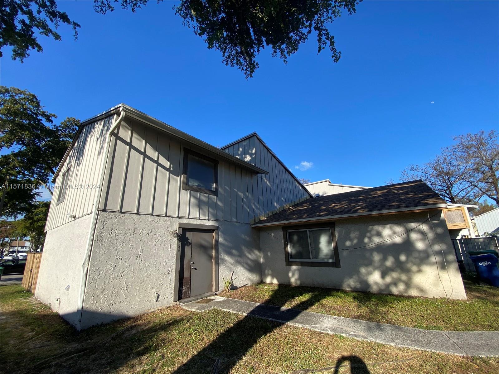 5626 NW 21st St #31-A, Lauderhill, Florida image 11